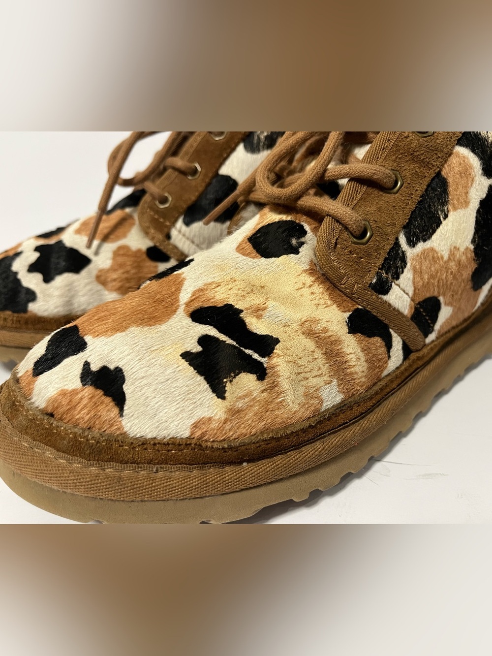 UGG NEUMEL COW PRINT CHESTNUT SUEDE SHEEPSKIN ANKLE WOMEN'S BOOTS SIZE US 8 - Picture 8 of 12